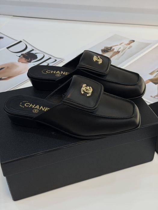 Шльопки від Chanel new 2026