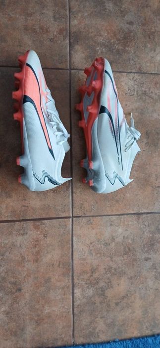Chuteiras usadas da pums