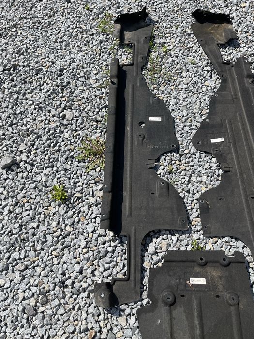 Захисти днища, захист днища правий лівий на Jeep Grand Cherokee WL