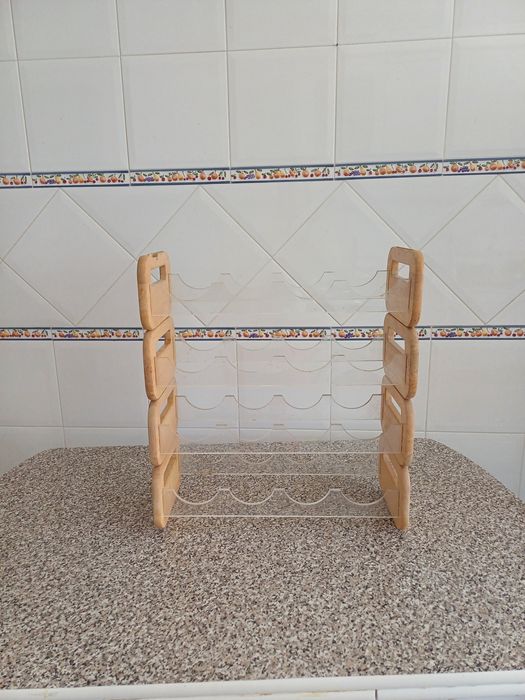 Garrafeira em acrílico