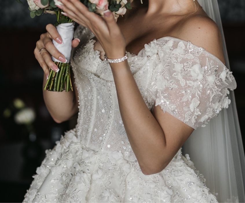 Продам неймовірно гарну весільну сукню