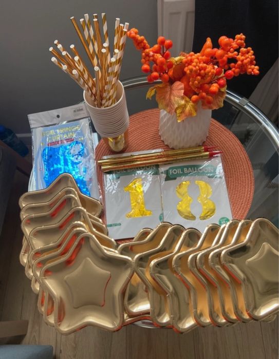 Zestaw do dekoracji urodzinowych - balony foliowe, kurtyna itd