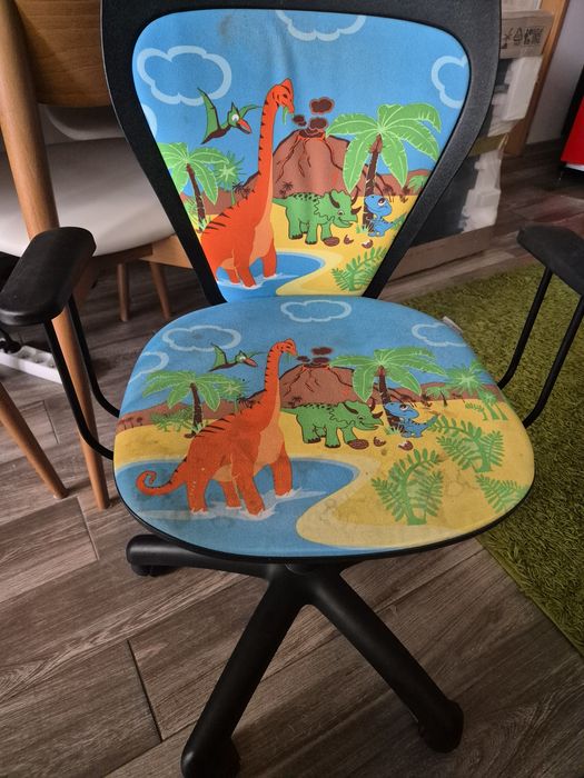 Krzesło fotel obrotowy dziecięcy w dinozaury