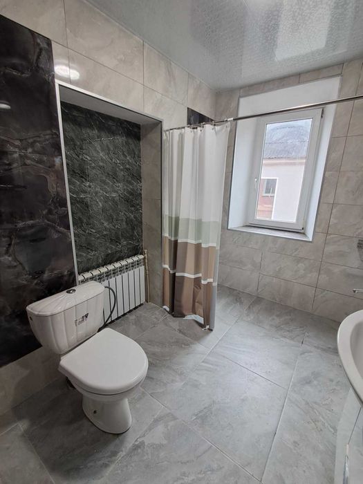 Продам дом с участком 8 сот. Новый евроремонт. Проспект Металлургов. Гараж.