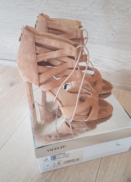 Sandały na obcasie Vices r. 36