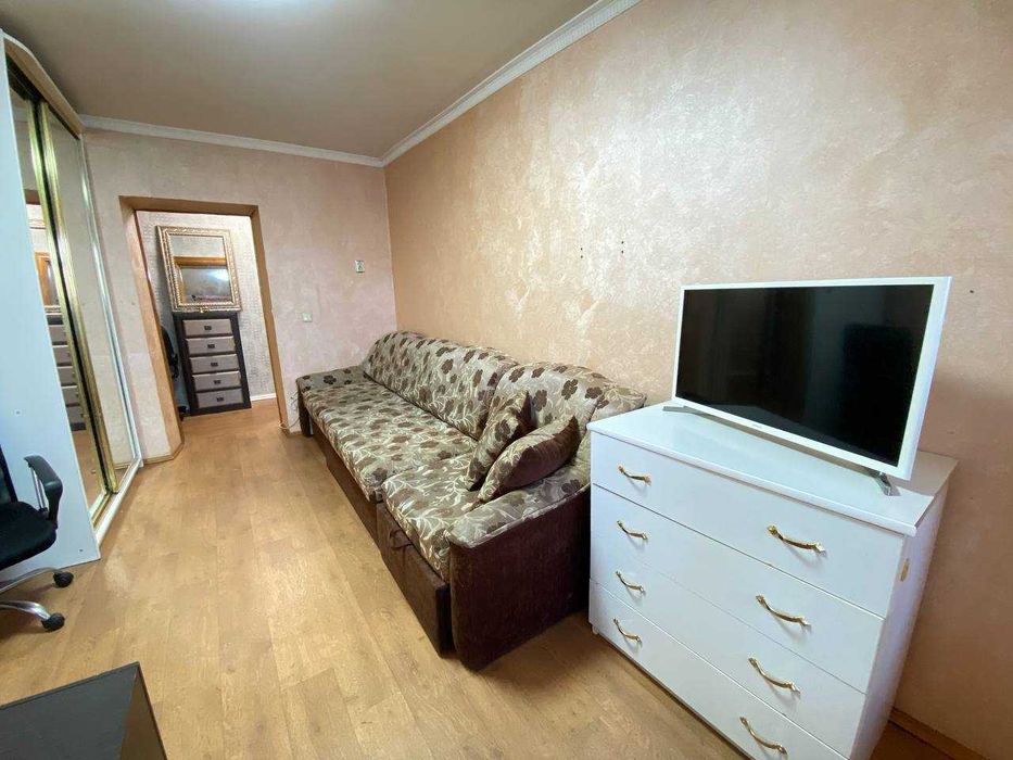 Продам 2 к квартиру на Свердловському масиві 4561