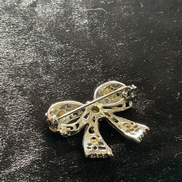 Broche peça vintage peça com 4 cm