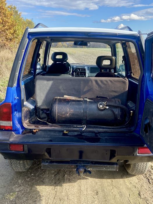 Сузукі    вітара.