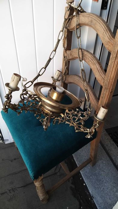 candeeiro antigo com 3 bocais mais uma chaminé