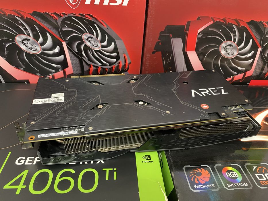 Відеокарта ASUS RX 580 Strix TOP AREZ 8gb гарний стан.