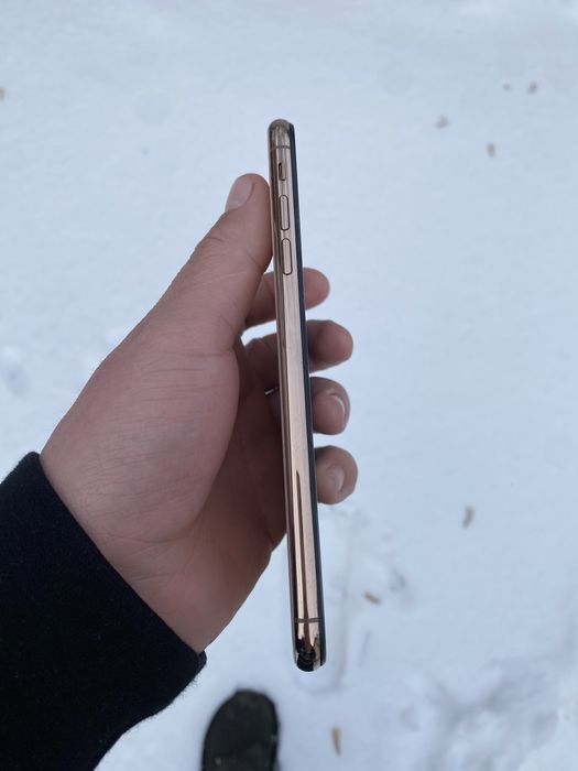 Продам Iphone XS Max