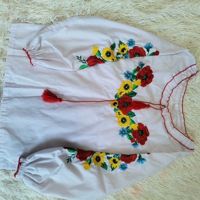 Продам вишиванку для дівчинки 128 см