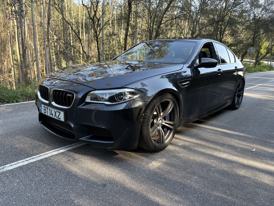 BMW M5 F10 PRETO