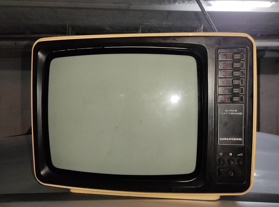 Televisão antiga