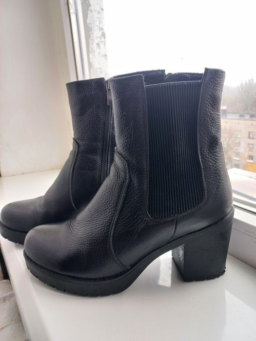 Челсі ботинки сапожки демі