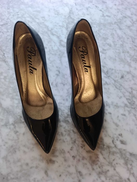 Buty na cieńkim obcasie