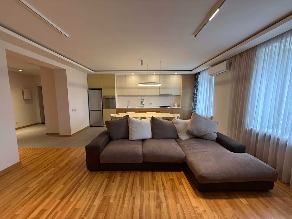 Трикімнатна квартира в НОВОБУДОВІ в самому ЦЕНТРІ міста!