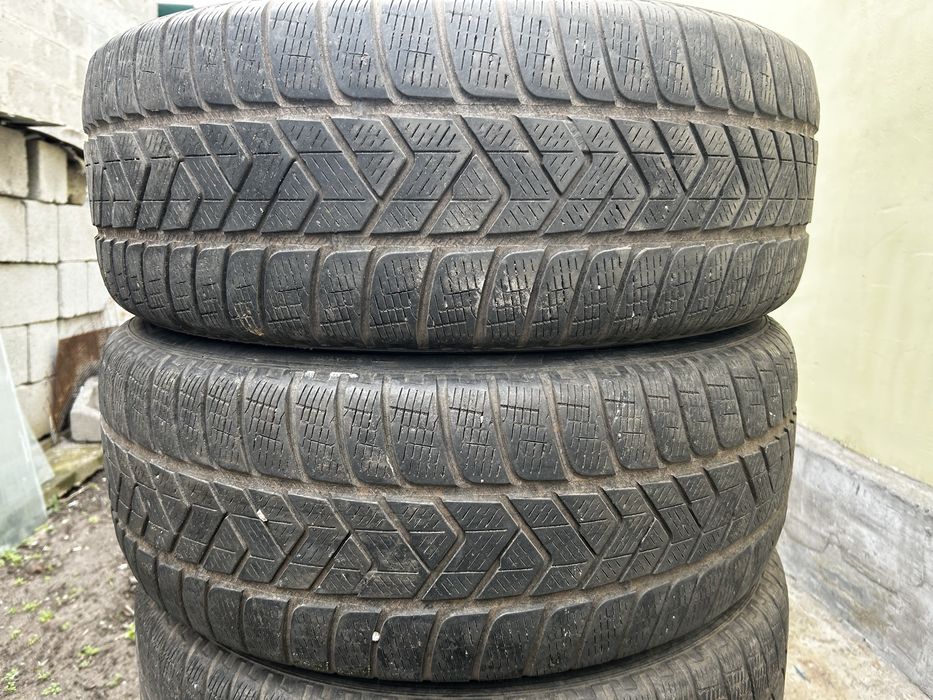 Шини зимові 235/55 R18 PIRELLI