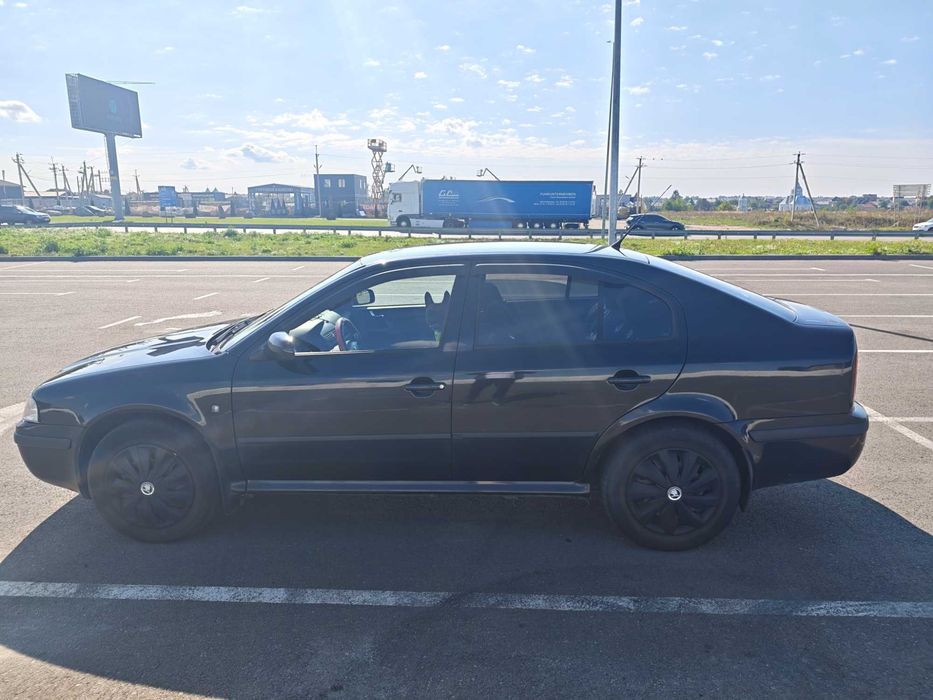 Автомобіль Skoda Octavia Tour
