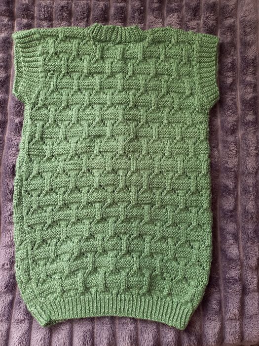 Безрукавка для дівчинки