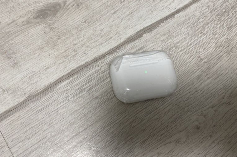 Продам бездротові навушники нові