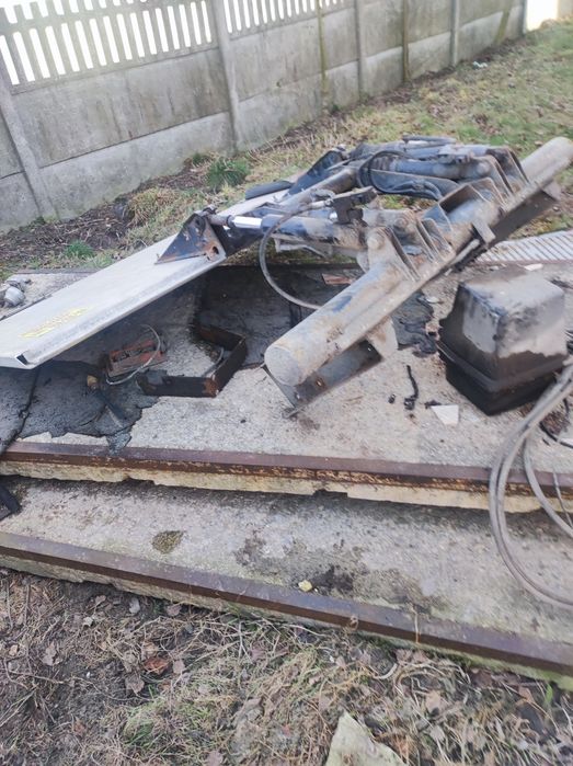 Sprzedam windę do samochodu dostawczego