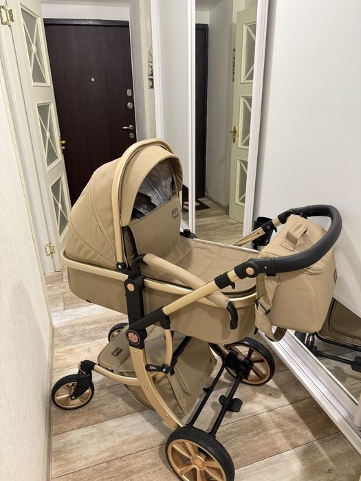 Продам детскую коляску 2 в 1