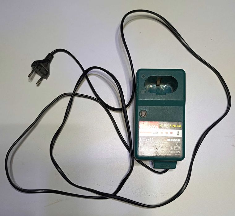 Оригінальний зарядний пристрій Makita DC9711 (7.2V - 9.6V) Ni-Cd / Ni-MH