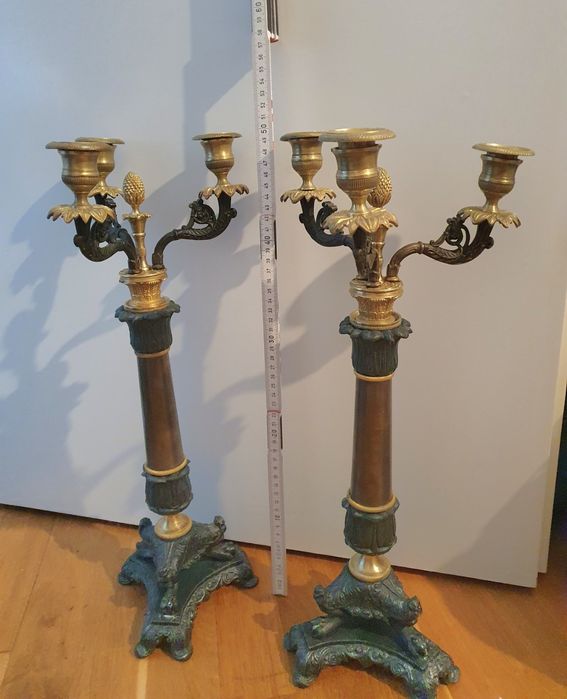 Бронзовая рамка ,старинная . Подсвечники , пушка