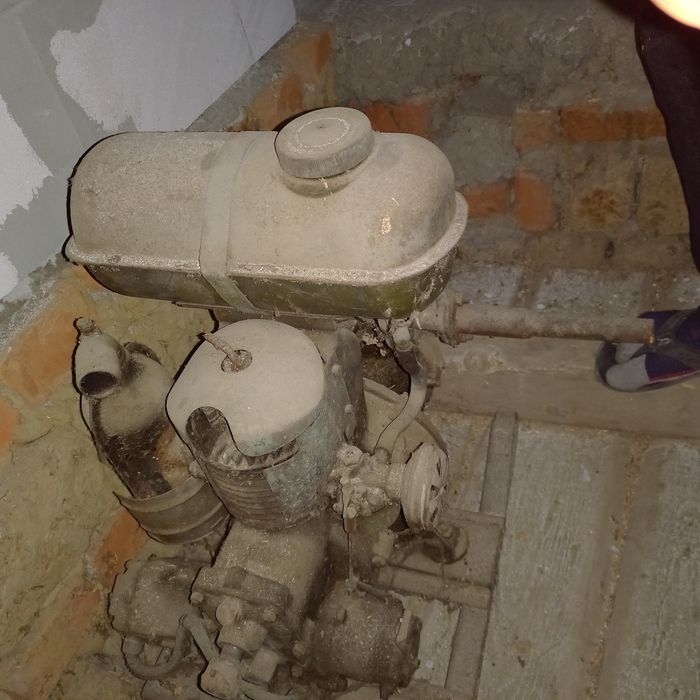 Бензинова мотопомпа