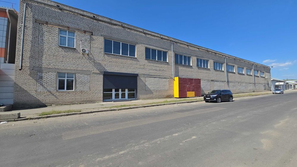Фасадне приміщення 500 м², вул. Авангардна, біля оптових ринків - More