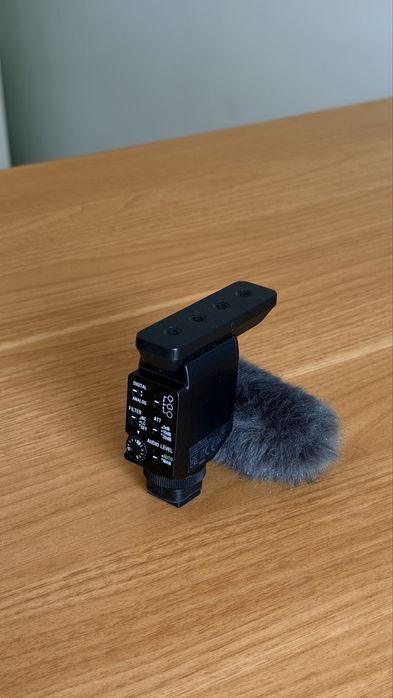 Sony FX30 com Lentes Sigma, Microfone e Baterias