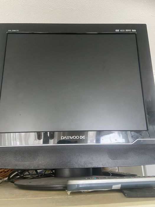 Телевізор з двд .без інтернету .від Т 2