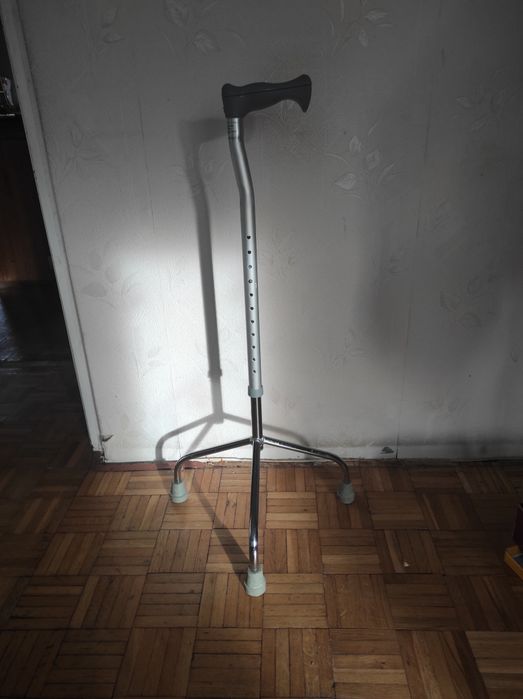 Laska trójnóg rehabilitacja