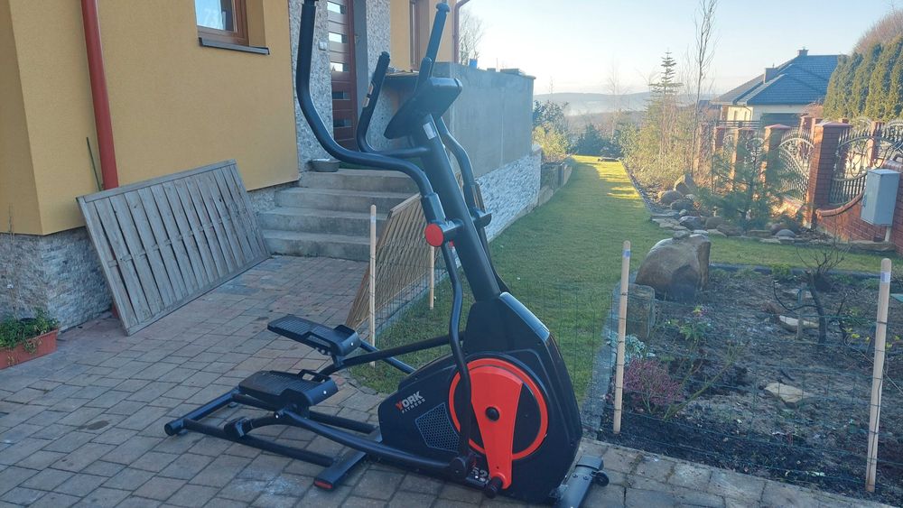 Orbitrek firmy York Fitness X520 złożony
