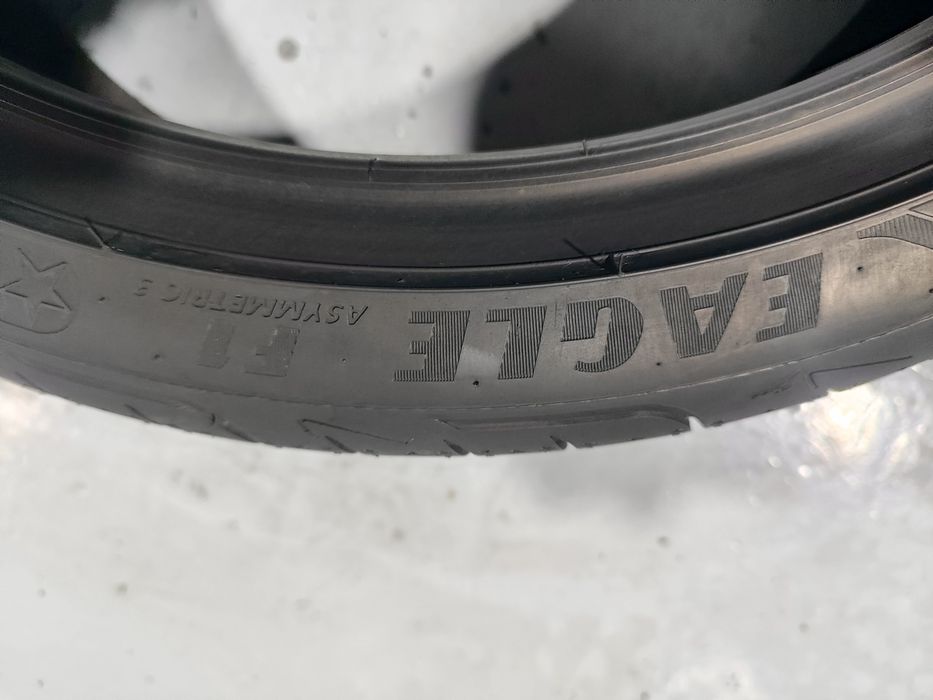 2 pneus semi novos 205-40R18 Good year - Oferta a Entrega - 120 Euros
