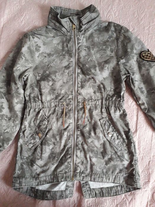 kurtka dziewczęca parka khaki w nadruki róż H&M r. 116