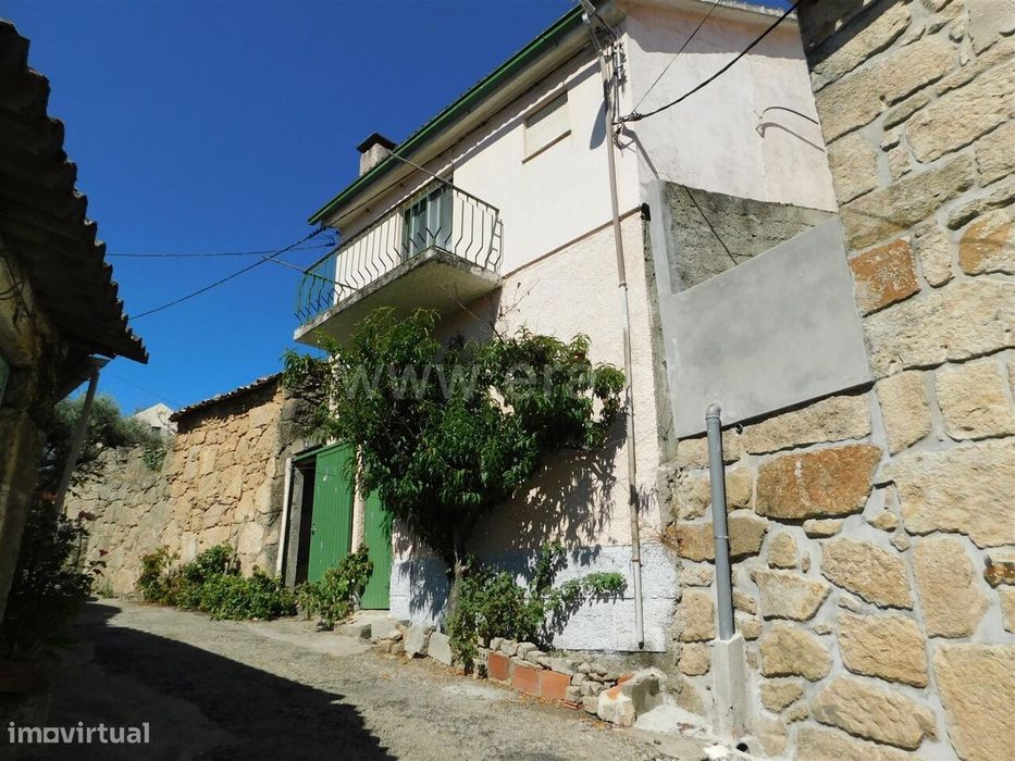 Moradia Geminada T3 / Gouveia, Rio Torto e Lagarinhos