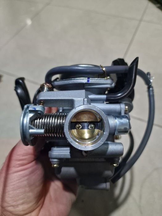 carburador para um motor de combustão interna, provavelmente para uma