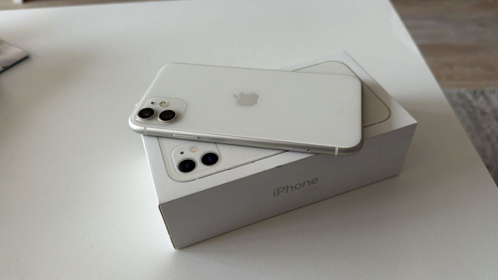Vendo iPhone 11 64Gb Livre Branco