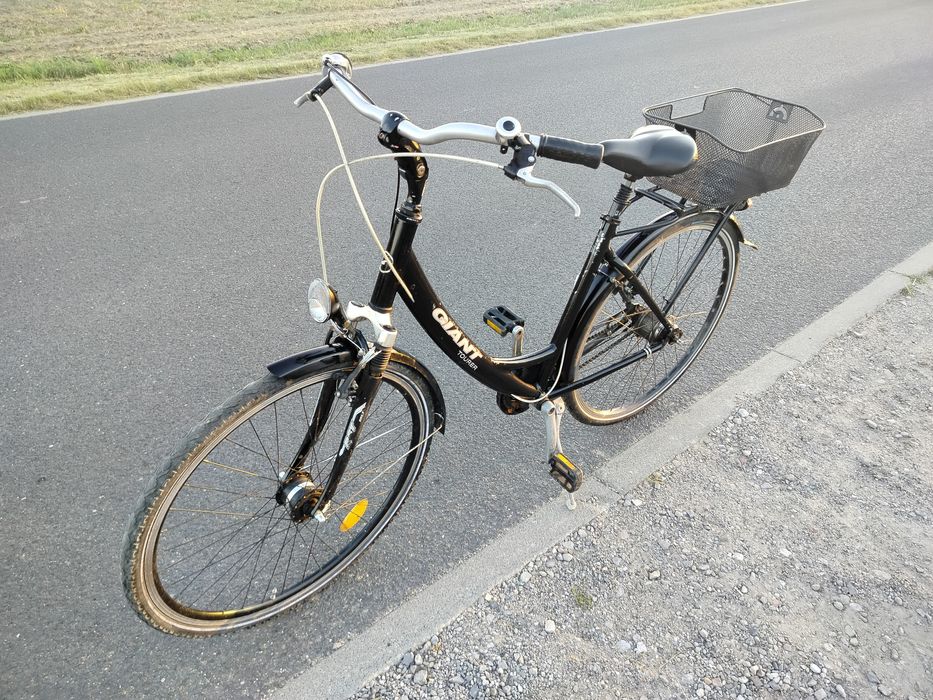 Giant Tourer 28" aluminiowy z prądnicą 28"