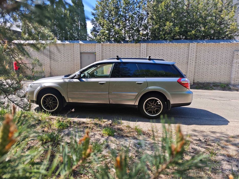 SUBARU Outback 3.0