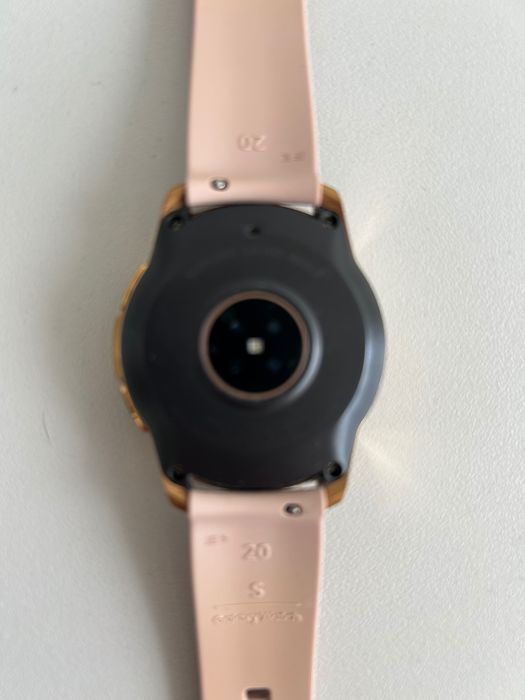 Zegarek Samsung Galaxy Watch z ładowarką.