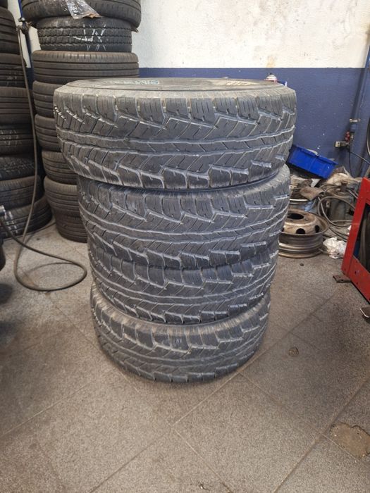 Peneus 31/10/50/R15 + jantes 15 terrano