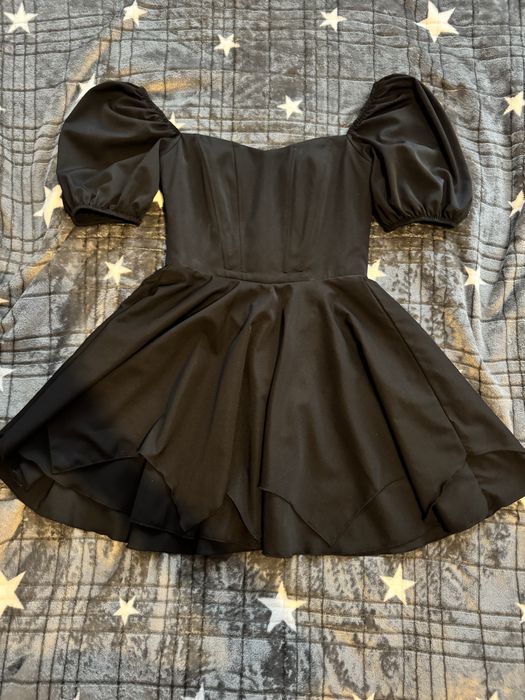 Продам стильну корсетну сукню чорного кольор