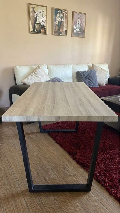 Mesa de jantar.