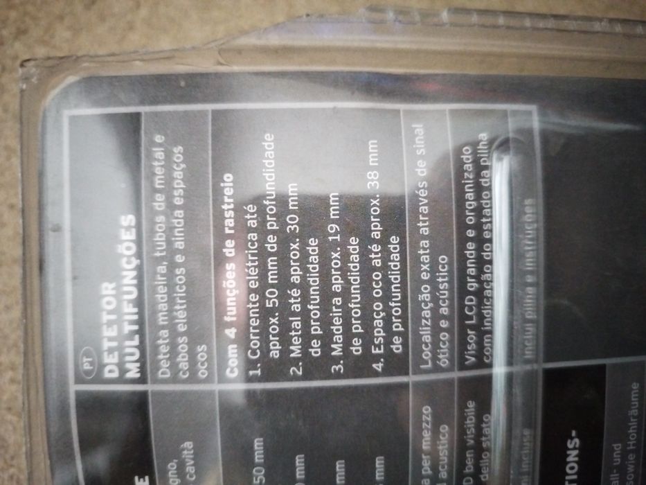 2 wood, electrical cable, metal detectors64284430092930123