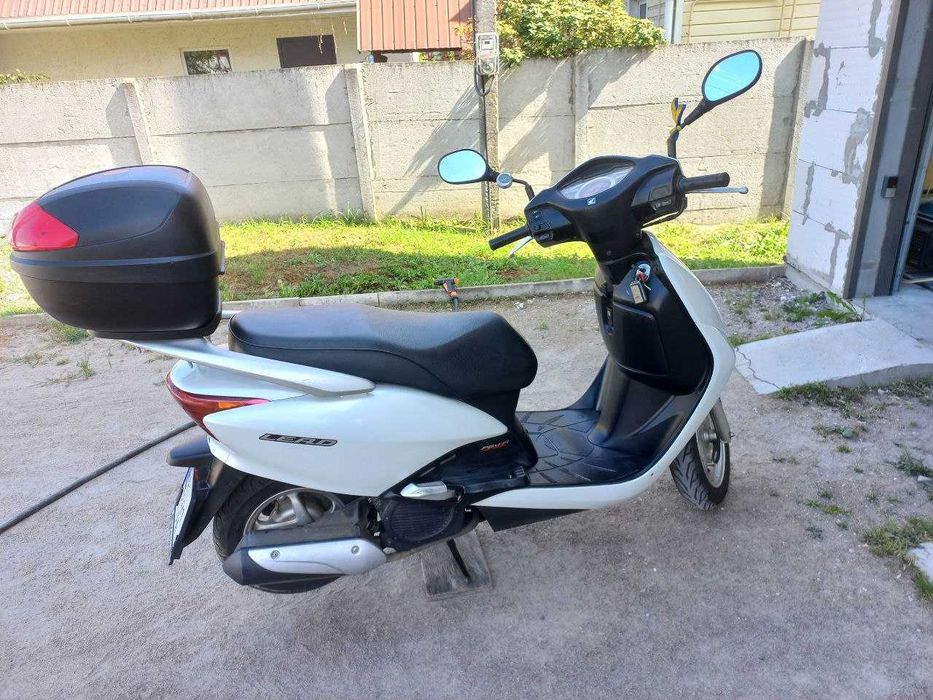 Скутер Honda Lead 110