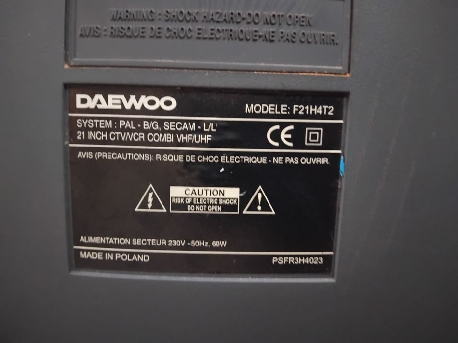 Tv Daewoo com leitor de cassetes VHS