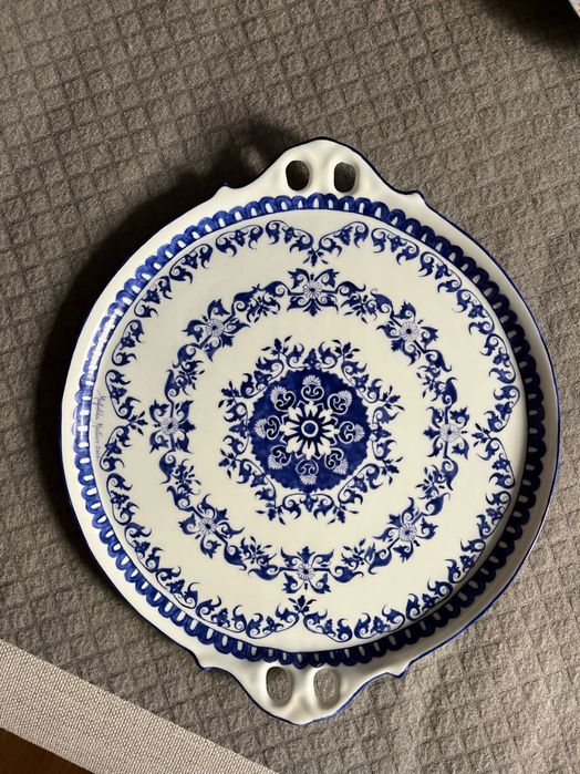 Prato Antigo de Porcelana feito à mão